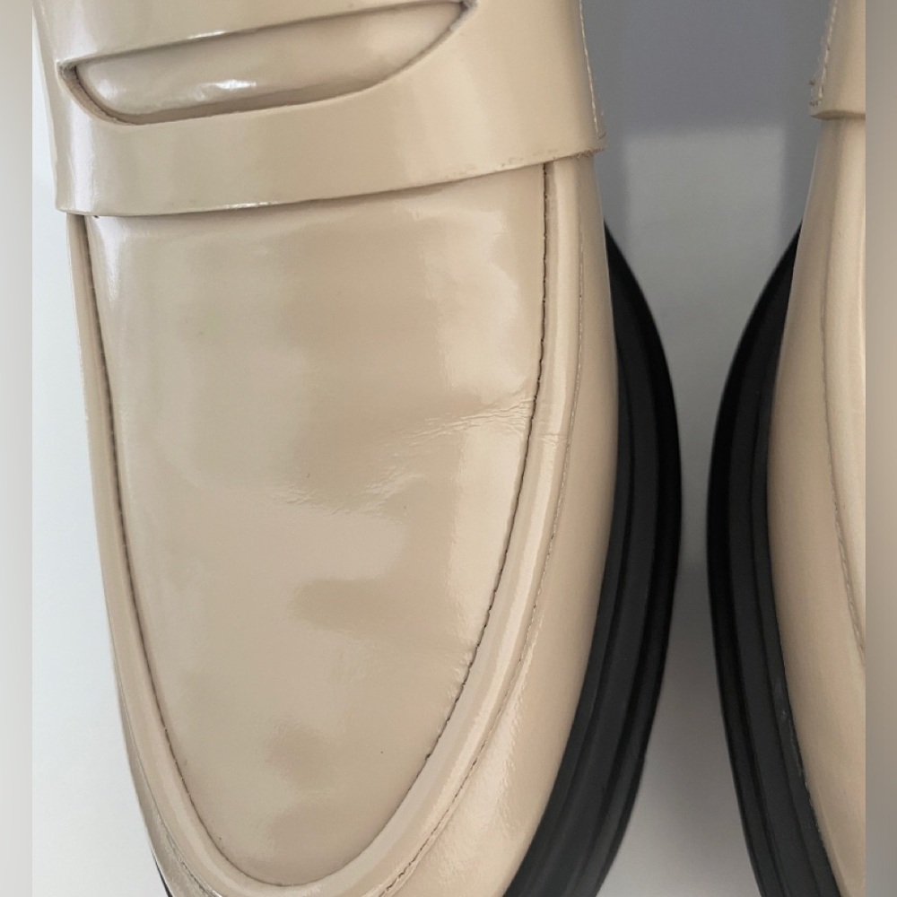 NWT Stuart Weitzman Soho Loafer Dune Size 9B Runs Small and Fits 8.5B - Picture 12 of 12